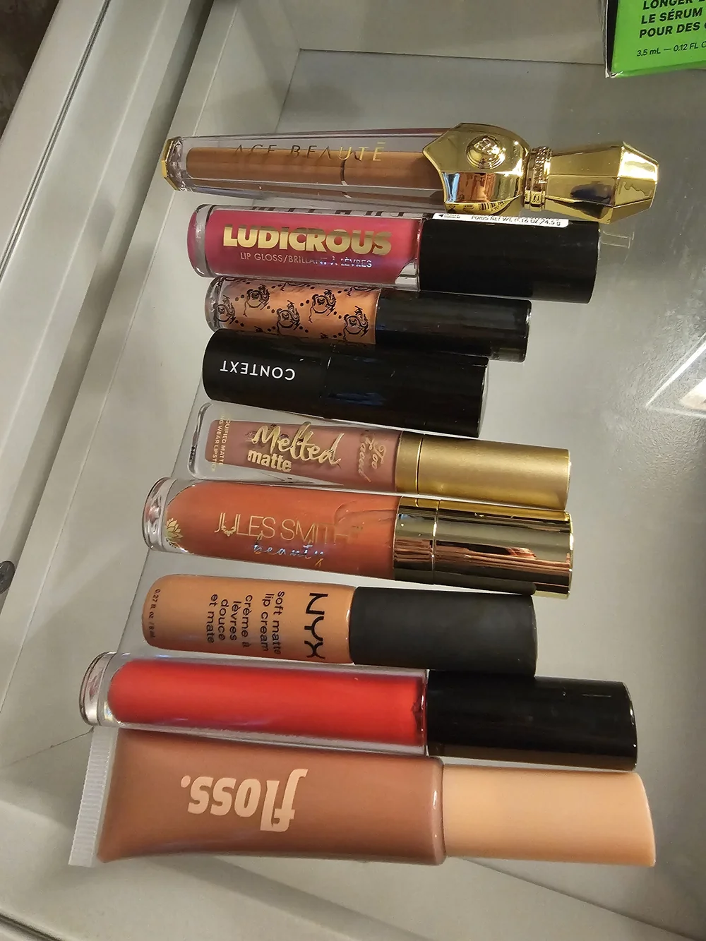NEW Lip Makeup - Assorted Women’s Lip Gloss & Liquid Lipstick Set - Mixed Colors